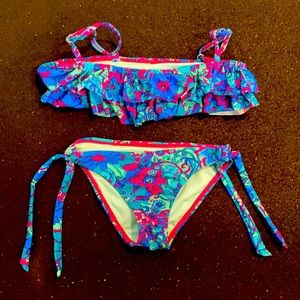 Super Cute Girls Roxy two piece suit w/ruffle top